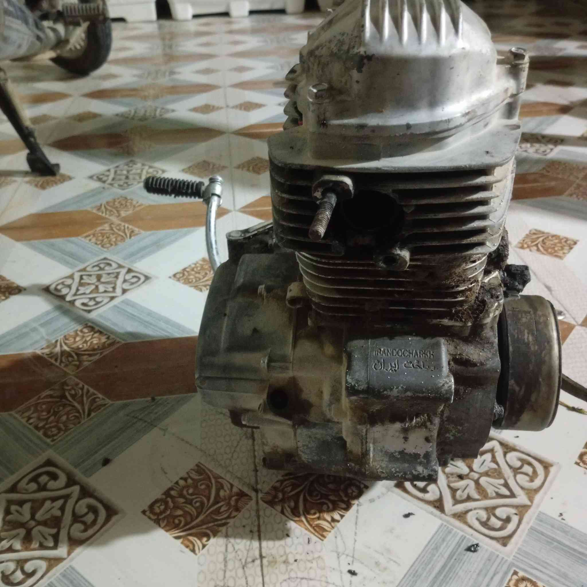 محرك ارشه شغال عوزه بس جبنه طاكه ب70وبي مجال 
***********
