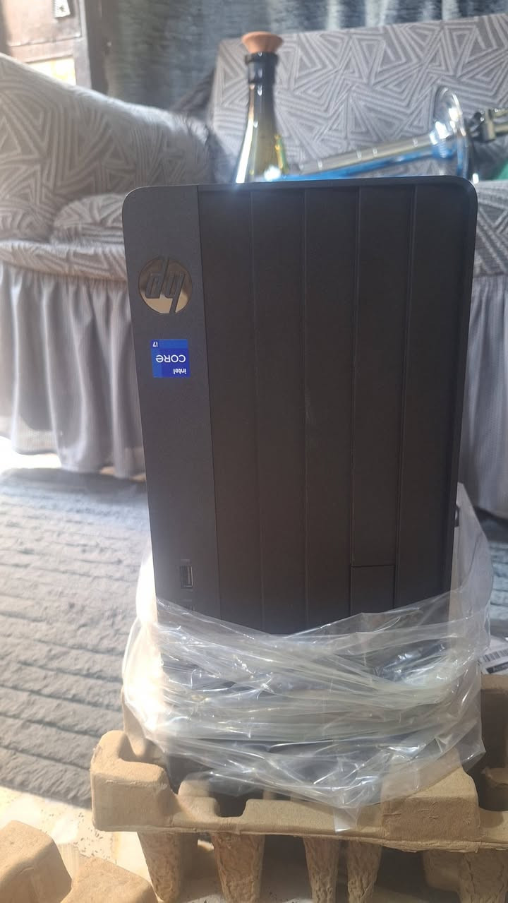 السلام عليكم حاسبه  core7i Desktop  hp وشاشه للبيع. جدد ممشتغلات ابد السعر مليون مكاني بغداد ***********
