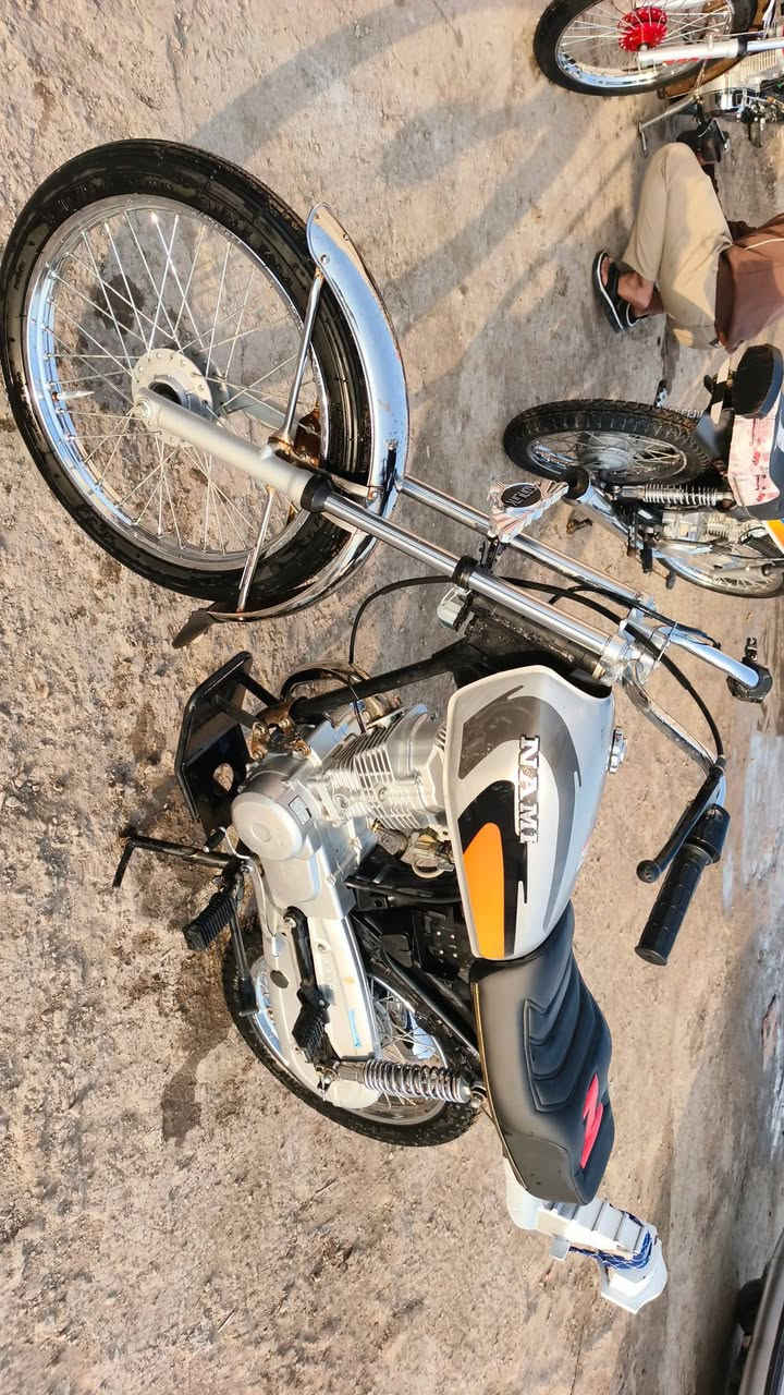 سلام عليكم دراجه نامه تعمير 25 دراجه مفتوحه بس وفات فقط دراجه سعر 650 وبيه مجال قليل مكان ناصريه قرب حي صناعي ***********
