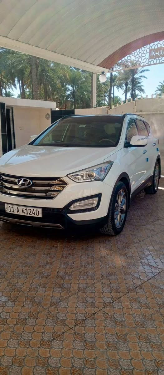 سنتافي ٢٠١٣ خليجي
مكفولة من الصبغ والتبديل 
محرك ٦ سلندر
فول مواصفات بصمه وبنراما 
بردات بلاديه شاشه كامره
السعر ١٦٤
للاتصال ***********
مكان سياره حله
