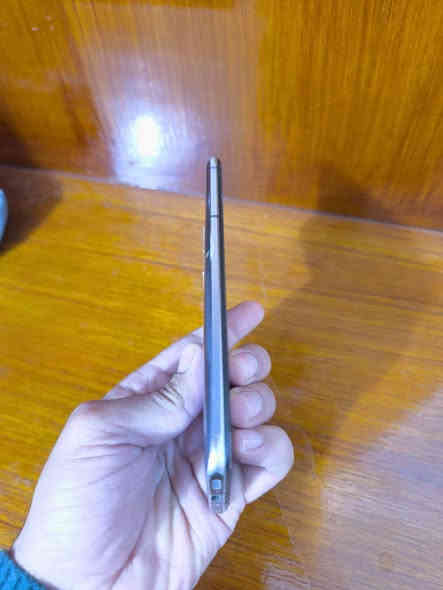 ريد ماجيك 6 ار ذاكره 256 الرام 12 مثل ما موضح بالصور بدون ملحقات السعر 250 اي استفسار اتصل***********
