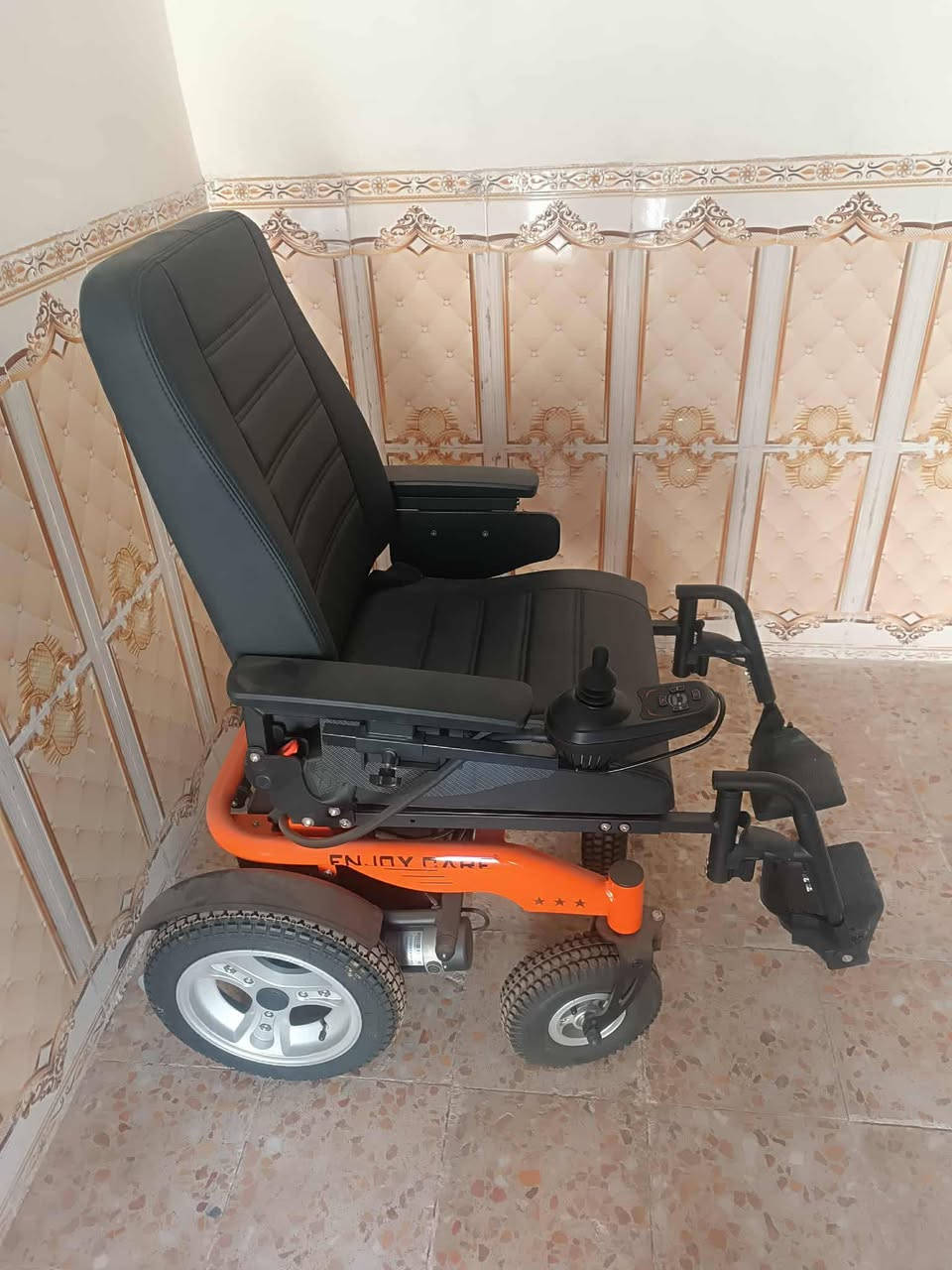 سلام عليكم ورحمه الله وبركاته شباب عربانه معوقين بعده جديد مامستعمله الشراي يتصل على الرقم غير متواجد ع فيس مكلف بلنشر ‏‪***********‬‏
