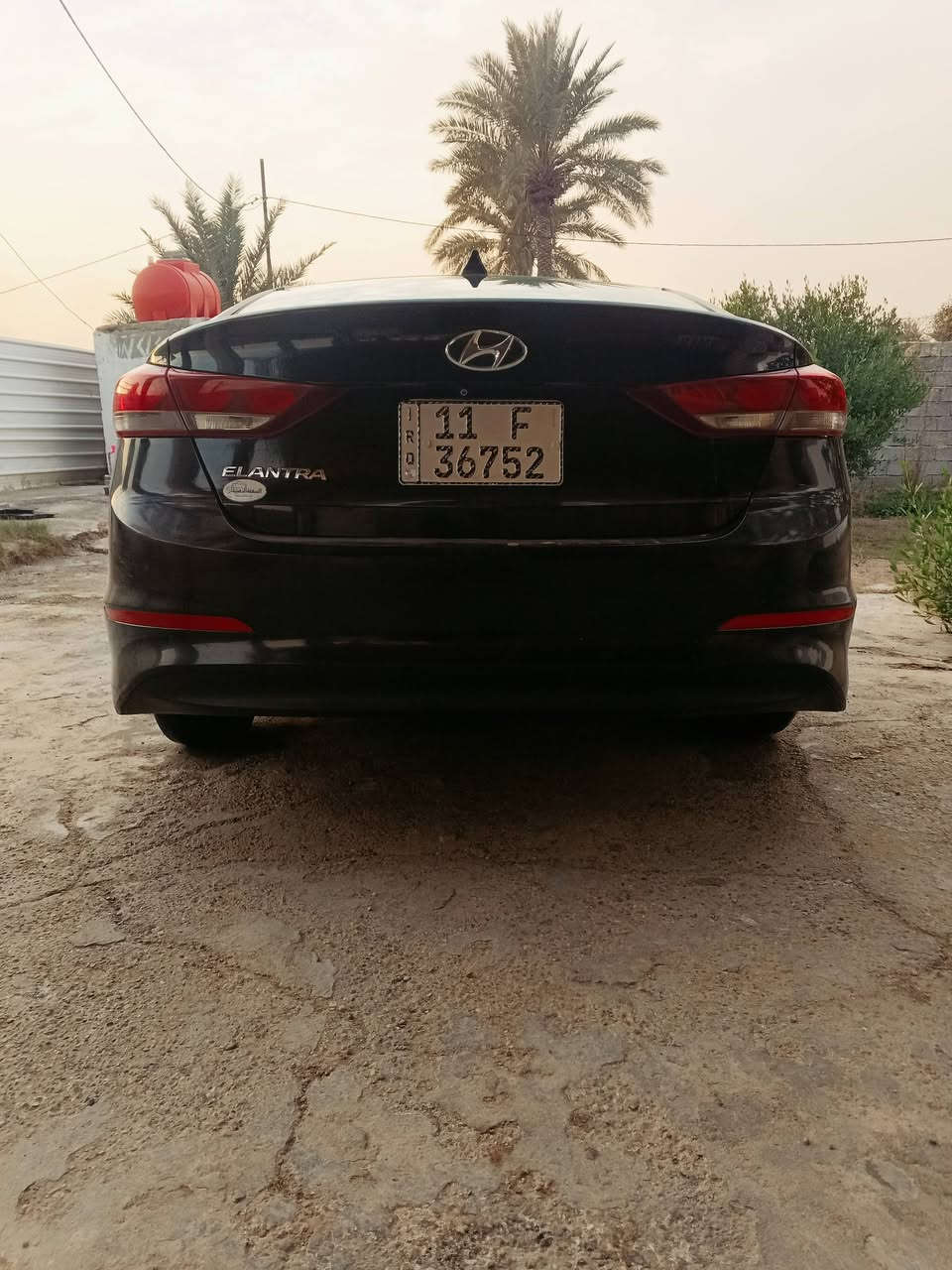 سلام عليكم النتره  موديل 17امريكي رقم بغداد الجديد هزه جديده سنويه ال 31 بيها اربع قطع  فول مواصفات فتحه بصمه كير مكينه كفاله ماشيه 90 المكان بغداد ابو غريب السعر 120 وبيها مجال  ***********
