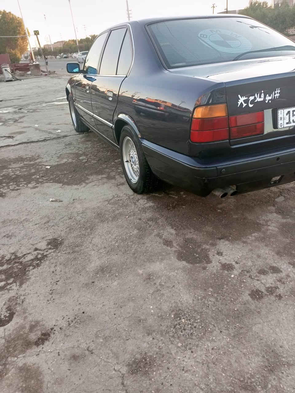 سلام عليكم بيم 525
محرك مسكر اصل 
مديل94
رقم دولي تحويل ثاني يوم
سياره كفاله من الضربه من الخياس من العيب الشرعي
فقط صبغ للجماليه بدون معجون 

سياره جاهزه من كل النواحي
اترايك زيرو
مواصفات معروفه 
منضومه زنون شادهه 300$
مع رفع جام وسلايت 
تخم تاير وباتري جديد 
مكان السياره الكرمه***********
السعر62$
