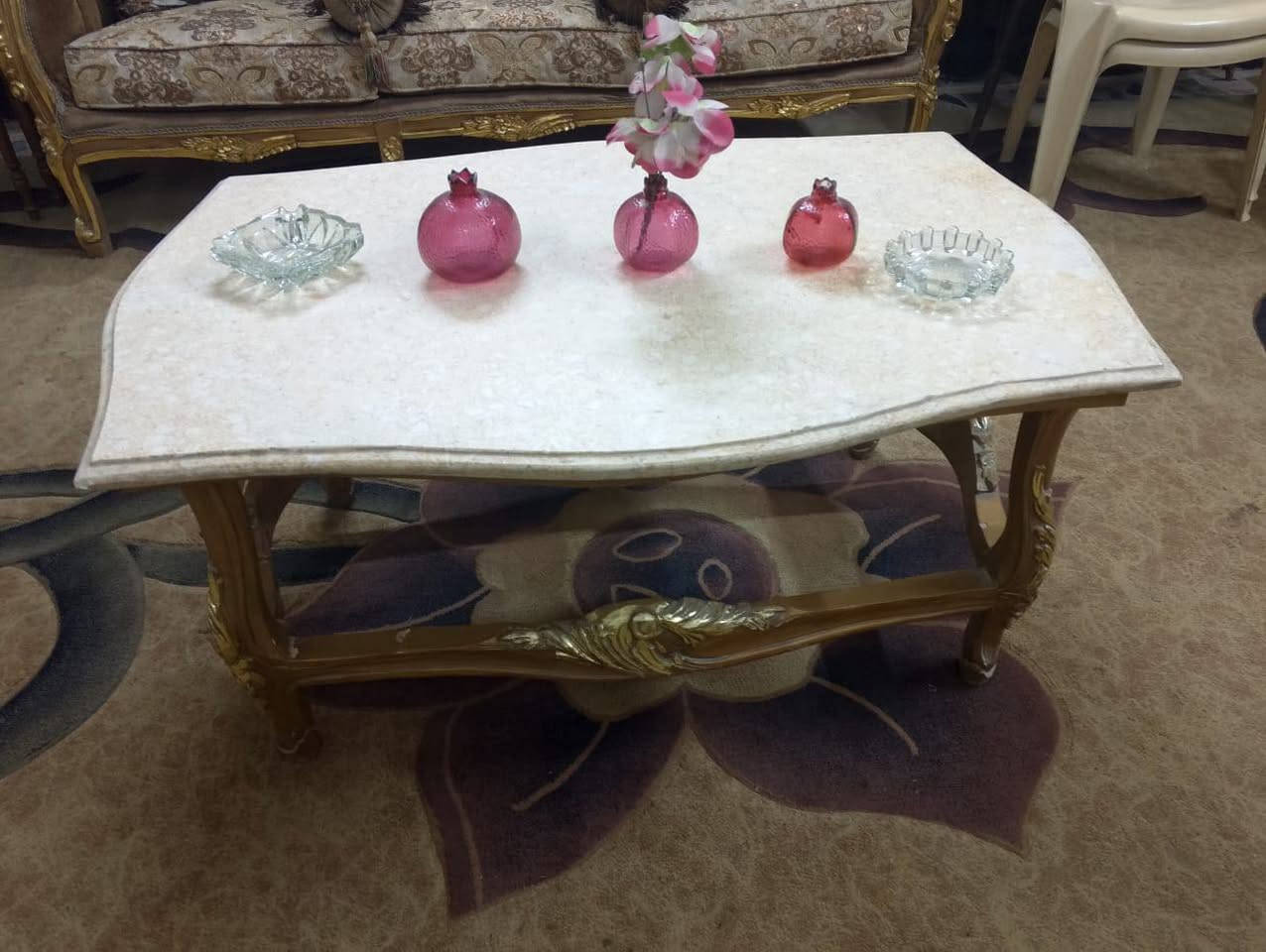 سلام عليك يوجد تخم ملاكي مصري درجه اولى التخم نضيف مال صاله معزوله طبلات خشب زان و كرانيت و زوليه 4*6 كل هاذا مع تخم السعر مليون و نص مكان بغداد صليخ قرب جامع الفرقان 
رقم الهاتف / *********** بغداد, العراق
