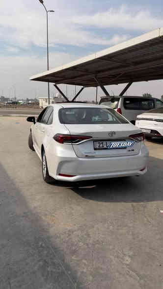 السلام عليكم ورحمة الله 
كورلا ٢٠٢٤ بانزين وكالة جيهان السيارة بعدها بالضمان
ماشية ٣١ الف كيلو
السيارة فول مواصفات GLI
فتحة - بصمة - اشاير بالمري وشفط- مراية داخلية عاكسة- داخل لونين 
رقم سليمانية ب اسمي 
بيها رصعات ٤ صورها موجودة وما مصلحهن 
السعر ١٨٧ وبيها مجال
مكان السيارة بغداد
*********** بغداد
