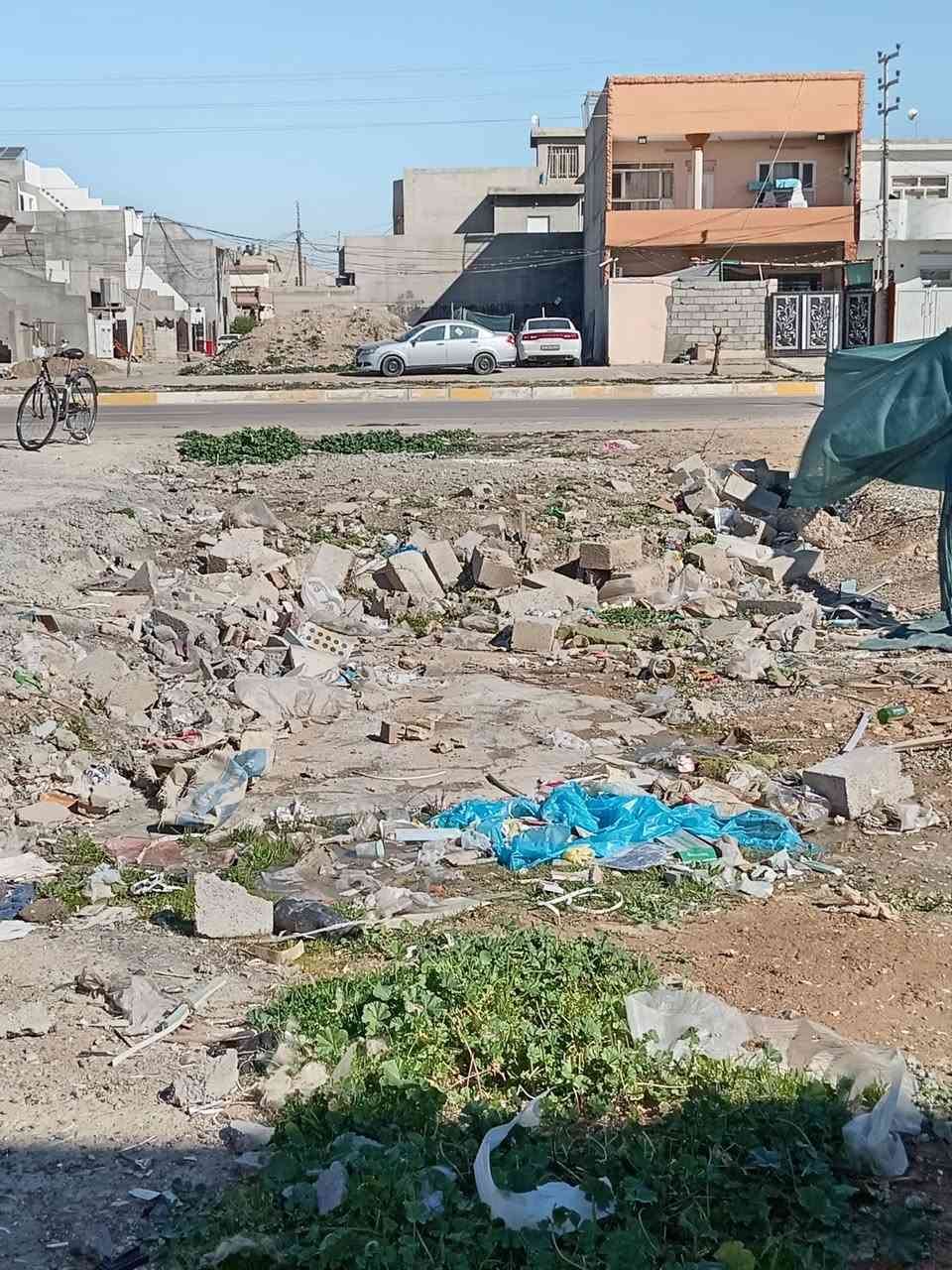 #عقار تجاري للبيع / قطعه 200متر مع محل بسعر كاع مطله على سايدين + خدمي ألعنوان حي العسكري حولي حي العسكري طابو صرف   للأستفسار ***********
