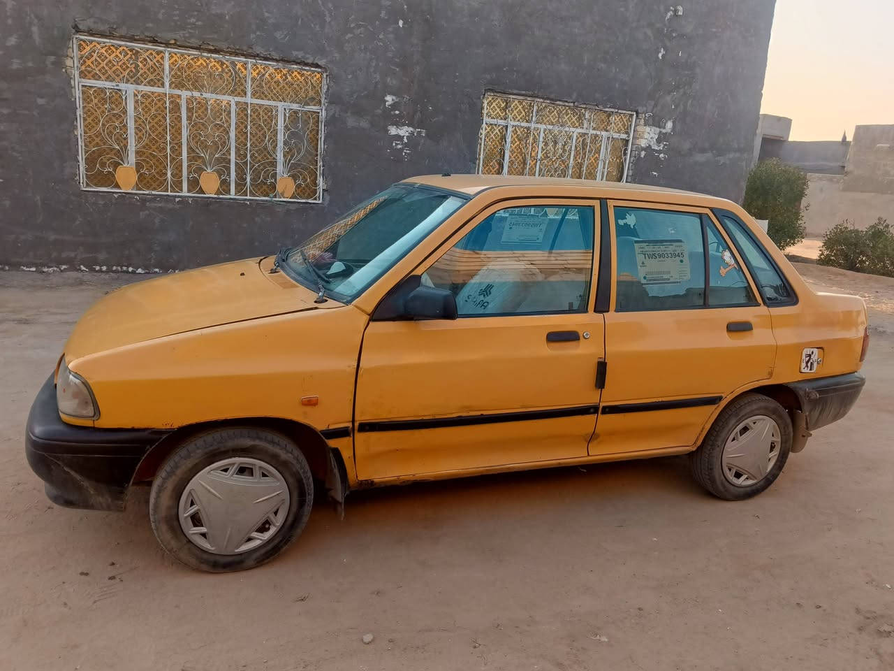 السلام عليكم سايبه موديل  2013سياره مصفره هيئه وغرامات سياره رقم الماني   سياره جاهزه  من كلشي مكينه كير حداديه تخم تاير غرفة مدوشمه سياره جاهزه مال شغل السعر 28وبيها مجال ***********
