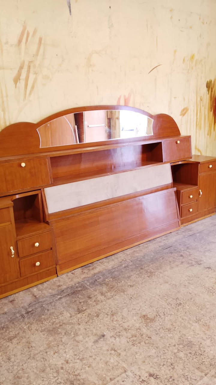 غرفه 5باب صاج شغل ثقيل شرط النضافه العنوان حي الحدباء خلف مرطبات البحرين ت***********
