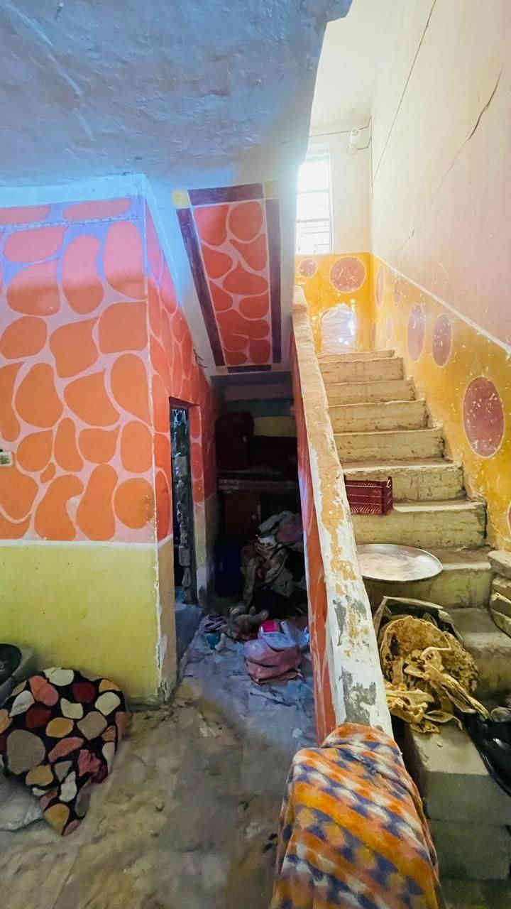 سلام عليكم 

▪️دار طابو للبيع 

▪️المكان سوق الشيوخ صلبة الاولى فرع دكتور عمار يم مدرسة البلاغة 

▪️المساحة 280 / م 

▪️يتكون من 3 غرف ومطبخ وصالة واستقبال وصحيات وساحة جبيرة 

▪️السعر 125 وبيه مجال 

▪️الاستفسار واتساب او الاتصال على رقم تالي 

▪️***********
▪️سيد حسن الموسوي

▪️مكتب الاحرار شارع بصرة يم جزرة مبايلات القديمة
