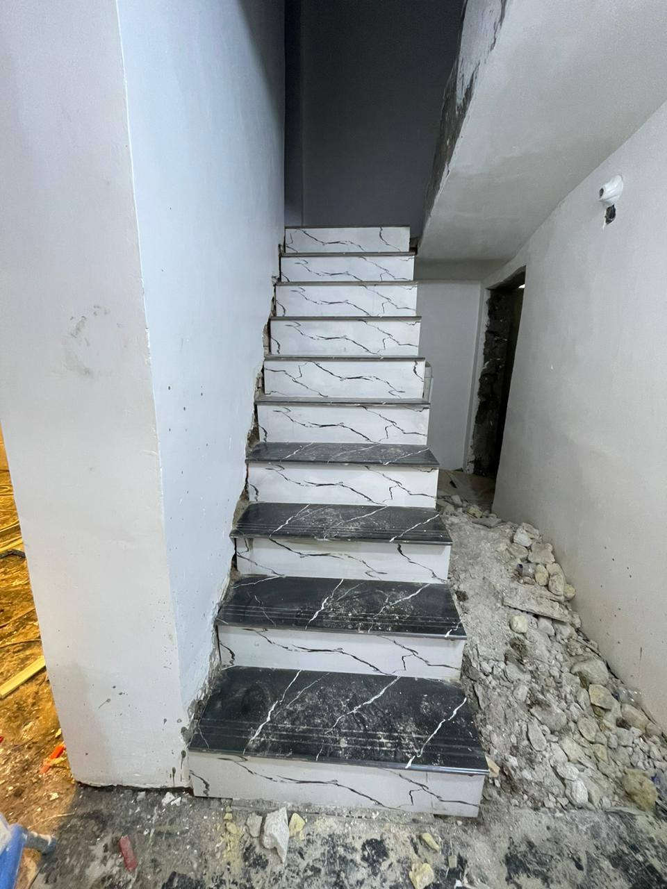 السلام عليكم خلفه بناءََ... لبخ...عكاده حلين متفرغ اي واحد يحتاج اني خادم ***********..هاذ اتصال  *********** هاذ وتساب
