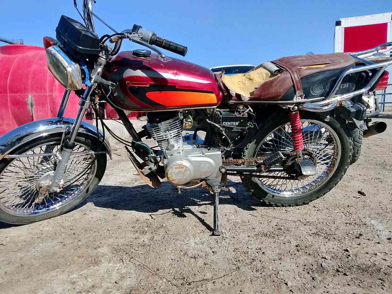 دراجه ايراني تايكر ٢٠٢٠ شغاله نضيفه بس كشن قديم هندر واحد تشتغل ماعوزها بس كهربائيات وكشن فقط والشراي يتصل وبي خير ويدلل ***********
