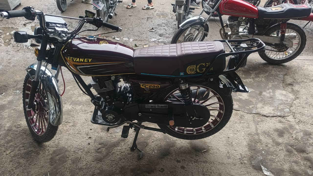 السلام عليكم 
ماطور سافين موديل ٢٥ بعدو جديد ماشي ٣٠٠ كيلو بس 
محرك ٢٠٠ سعر ٨٢٥ موجود خاص وهذا رقمي *********** 
الي مو شراي اطلع كبل لاتكسر بمال العالم
