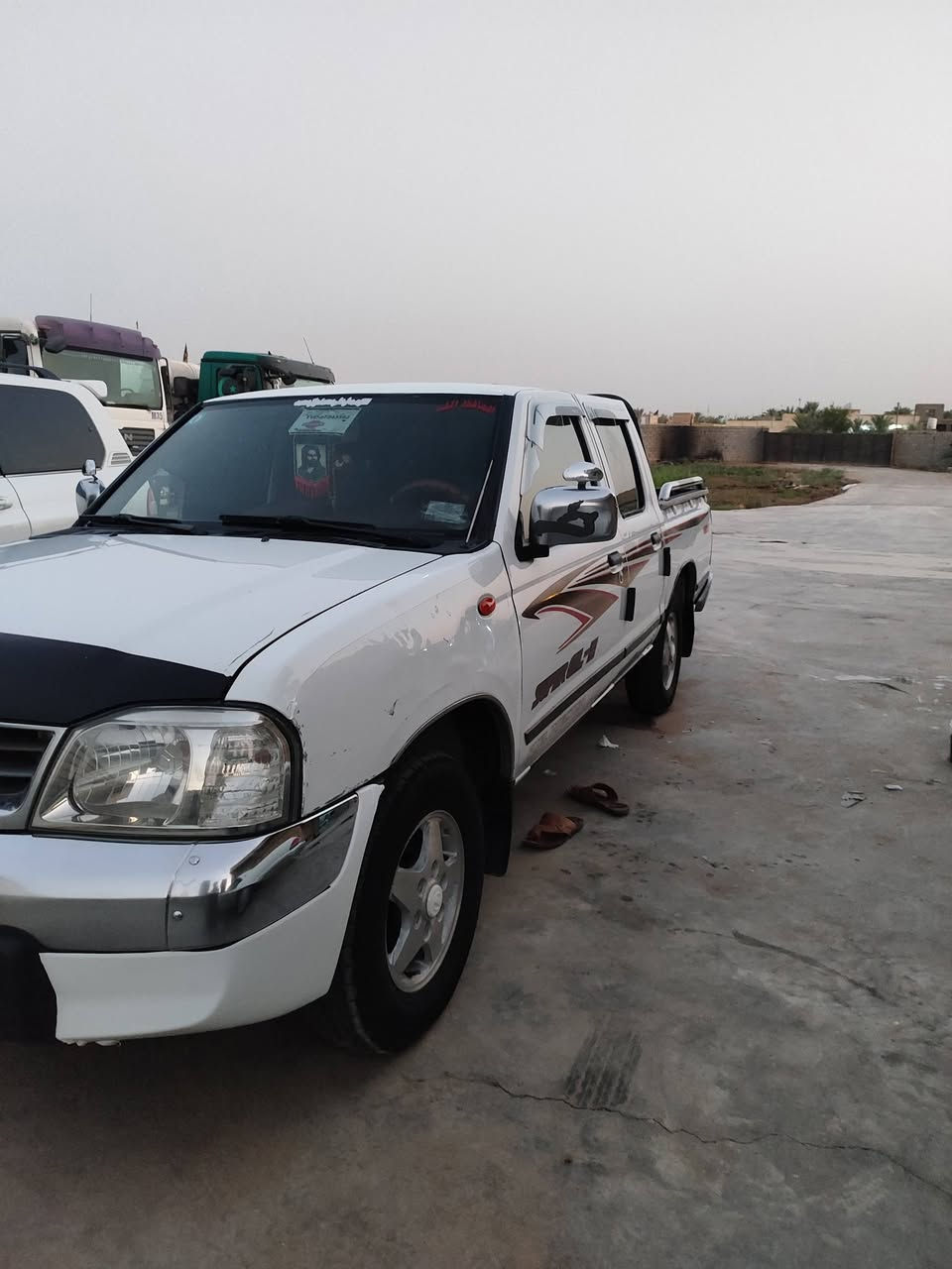 سلام عليكم بيكم نيسان 2013 سياره مكفوله.  سياره حلوه باب طين كشن منفصل  رقم نكليزي سعر 140 وبيه مجال مكان ناصريه سيد دخيل  *********** رقم
