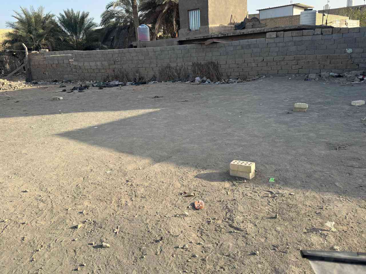 سلام عليكم/ قطعه ارض للبيع طابو زراعي سند25 مساحته 115 متر  واقع حال 135 الوجه  10 ونزال 11 ونص
موقع القطعه عله طريق اولاد مسلم  اول ما تعبر سجه عله ايدك ليمنه 
الاستفسار عله هاذه رقم ***********
