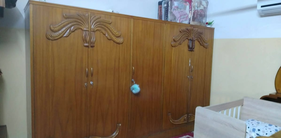 للبيع خشب صاج 500 وبيها مجال العنوان حي عدن للاستفسار ***********
