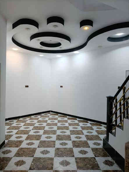 🏡 بيت طابقين للبيع ـــ تقاطع القدس (حي الربيع )
بيت حديث مع تصميم فخم ( البيت يرهم للسكن العائلي او استثمار)
•طابو زراعي سند ٢٥ 
مساحة البيت ١٥٠ (الوجه 10 , النزال 15)
الطابق الاول يتكون من :
•غرفتين نوم ،صالة ،استقبال،مطبخ ، حمام 
سقوف مغربية أنيقة
سيراميك للبيت بالكامل
سقوف جبس عازل
الطابق الثاني : ثلاث غرف نوم + مطبخ +صالة +حمام كامل .
الموقع مميز جداً: يبعد 50 متر فقط عن كلية بلاد الرافدين الجامعة قريب من مطاعم راقية ومواصلات متوفرة.
ملاحظة البيت نظيف وما يحتاج أي صرف إضافي .
📞 للتواصل :
يتوفر واتساب أيضاً 
***********
