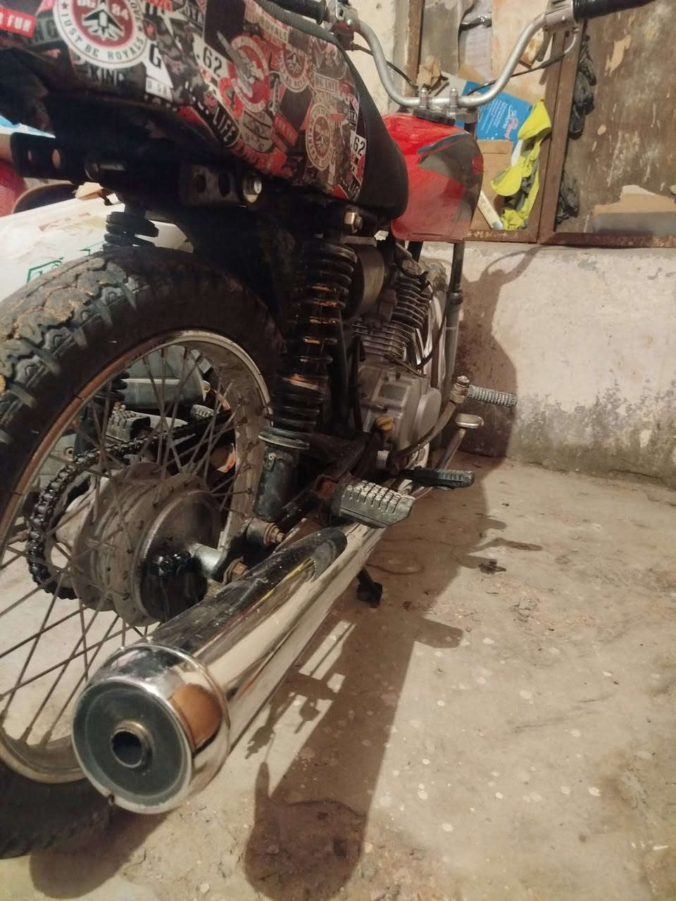 سلام عليكم من رخصه الادمن دراجه ايراني شلامجه شرط المحرك نضيف نهضه ومعدل شاصي كفاله جديد مكفول من طكت الجكوج ما مفتوحه غراضها جداد عوزها بس دبلات وره السعر 550وبيها مجال واتساب ما متواجد فيس ***********
