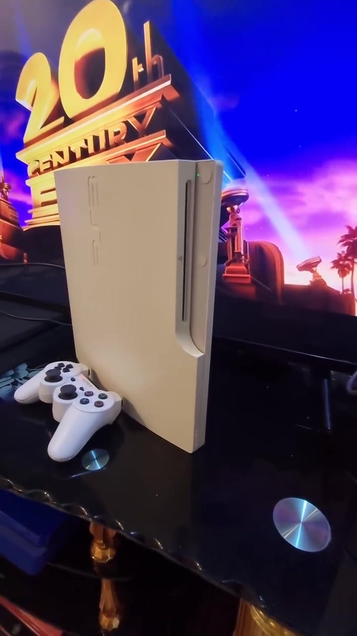 السلام عليكم
بلي ps3 slim لون ابيض 

نضيف جدا العدسه القرص شغال يشغل افلام 

مهكر وكامل ملحقات بدون نقص ويحتوي تقريبا 7 العاب

عنوان بغداد الشعب للاتصال او واتساب ***********

يوجد توصيل أيضا
