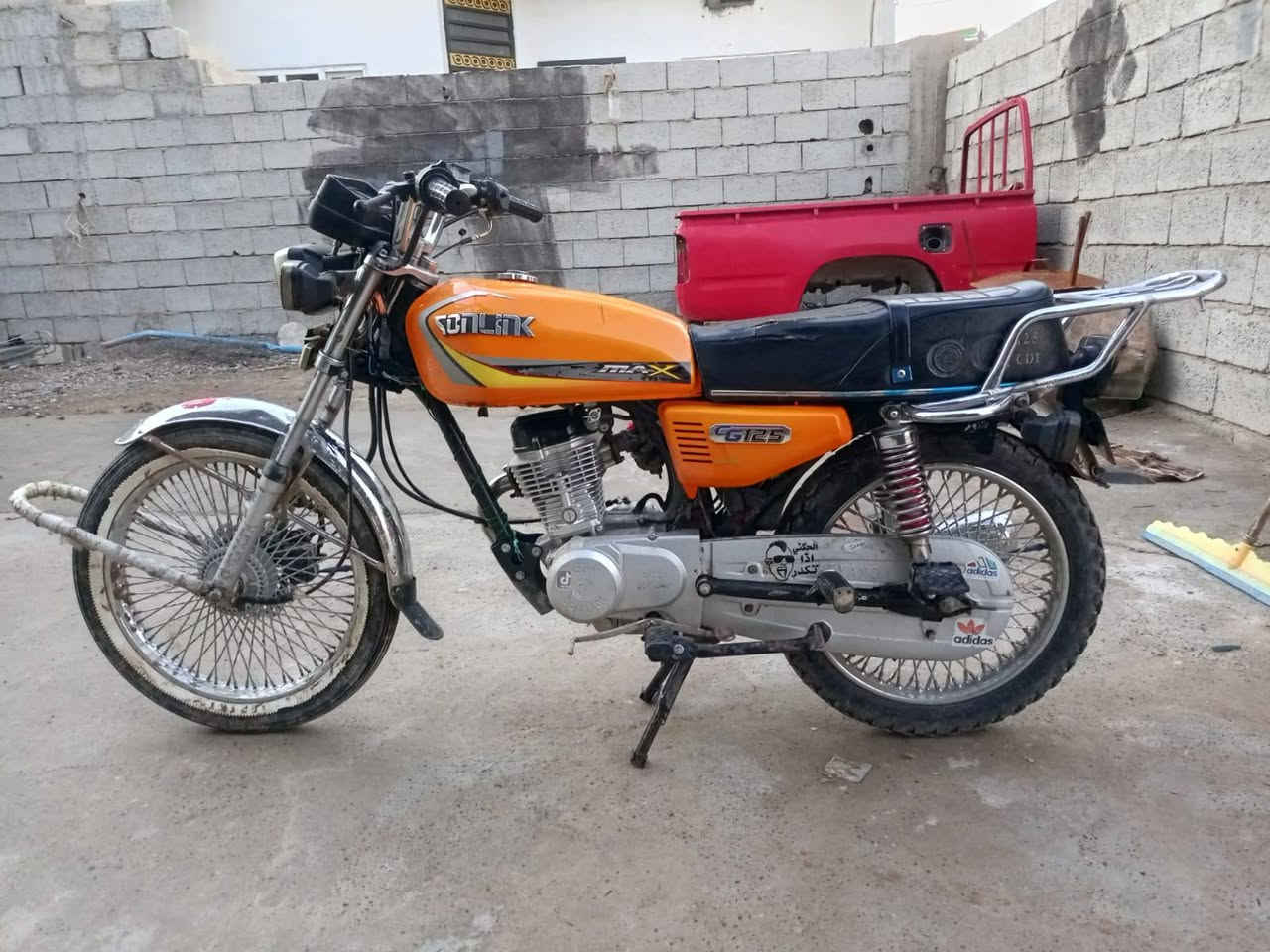 السلام عليكم دراجه للبيع النوع سولنك باب اول وزن ثقيل الدراجه بعدها على وضع الشركه مناقصها برغي واحد شغل وامشي  الموديل 2023الدراجه مال بيت السعر 500وبيها مجال للطيبين رحمه لوالديك مو شراي اعبر المنشور لا تكسر بمال العالم شراي ادخل خاص او اتصل بل رقم ***********
