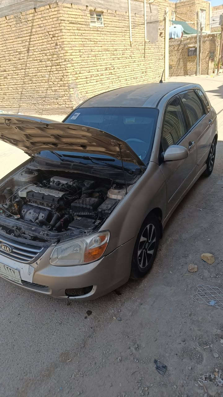 سيراتوا 2005 مصبوغه عام ماعدا القماره.. كير  بيه عته اول ما تحرك وتروح ومحرك وحداديه  وتبريد جدد اتكفل فقط بالاصوليات والعيب الشرعي رقم بصرة ألماني...سعرها 47 ورقه..***********
