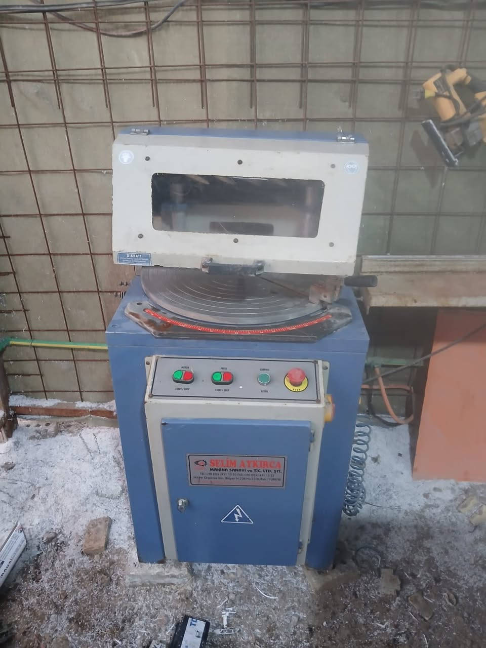معمل ألمنيوم كامل للبيع

0773 369 3980
