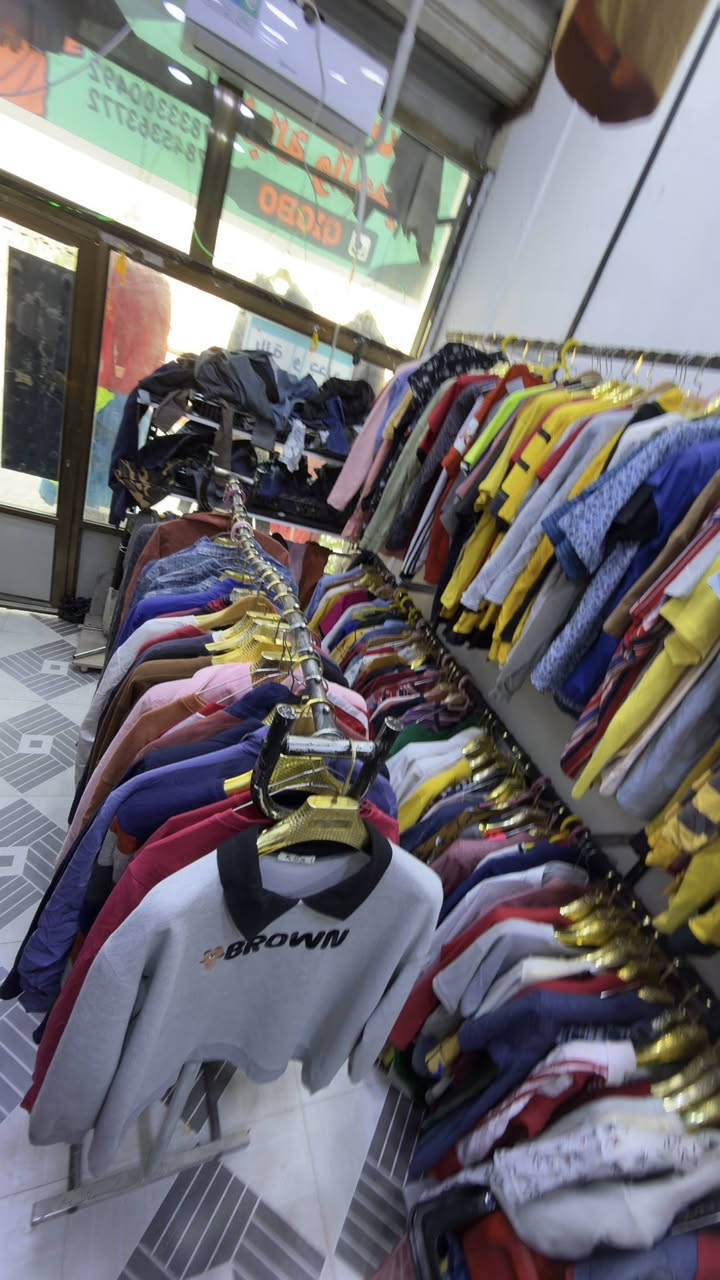 محل ملابس للبيع 
المنطقة البصرة البهادرية
سبب البيع رايدين محل اكبر في نفس المنطقة
*********** السعر خاص
