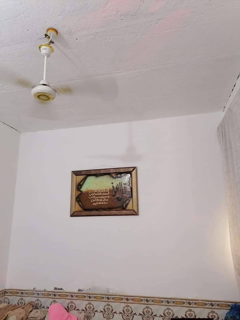 السلام عليكم دارزراعي خلف السجن الاصلاحي ماء كهرباء مجاري قريب على الشارع العام شارع الاسواق الزقوره ٢٠٠متر موبايل ***********
