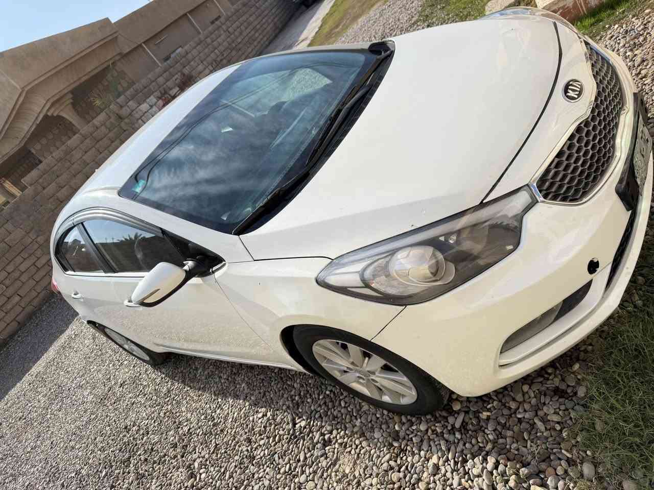 سيراتو 2014 رقم صلاح الدين بدون اضباره سنوية ساقطه محرك ١٦   كير محرك شرط كهربائيات كلها شغاله فول مواصفات ماعدا سلايت تبريد ثلج 
3 بصمات كشن تدفئه نضام ايكو حساسات
تحكم ستيرن كامره خلفيه و شاشة 
ضرر جاملغ امامي والباب ومرشوشة حزام جمالية 
سياره جاهزه السعر 65 وبيها مجال 
مكان السياره الشركاط
***********
***********
