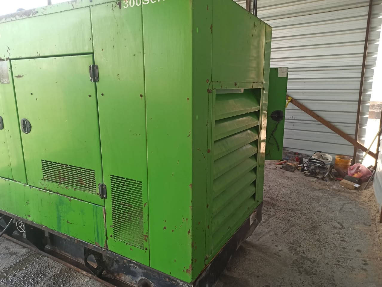 السلام عليكم مولده كمنز كاتم بلادي ٢٥٠كيفي جديده مابيهه لاتنقيص ولاتبخير للبيع السعر ٦٥ورقه ***********
