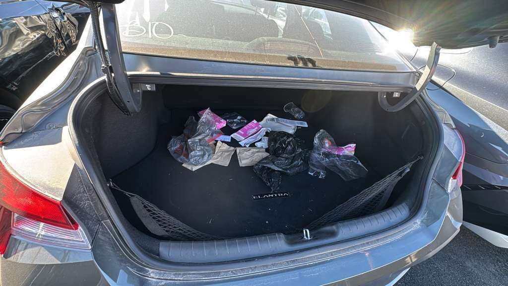 للبيع – 
Hyundai Elantra 2024
 SEL (نص فل)

🔹 الموديل: 2024
🔹 الفئة: SEL (مواصفات ممتازة)
🔹 اللون: رمادي مرغوب جداً
🔹 الممشى: 20,000 ميل فقط
🔹 الضرر: جانبي بسيط (بابين جهة السايق – موضح بكل شفافية)

📍 الموقع: المنطقة الحرة – الأردن
🚚 توصل بغداد خلال 5 أيام بعد تأكيد الشراء

💰 السعر:
▪ 11,000$ بالحرة
▪ 13,600$ واصلة بغداد شامل:
(الكمرك + النقل + الضريبة + التعقيب)

✔ سيارة حديثة
✔ ممشى قليل
✔ سعر مناسب مقارنة بالسوق
✔ جاهزة للشحن فور الاتفاق

📲 للتواصل: ***********
💬 متوفر على واتساب

🔹 للشراية فقط
