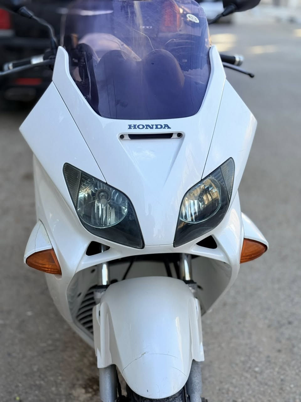 السلام عليكم 
المميز فورزة Mf0.6 كلش جديدة بحالة الوكالة
قبل فترة طالعة من المعرض مكفولة كلهة شغالة 
وكلهة ابلادي مكينة كلجات فول كهربائيات كلهة شغالة 
منضومة زنون مابيهة نقص برغي وشرط نضافتهة 
كلش احلى من الصور بدون قطرة صبغ  أوراق موجودة
مكاني بغداد العبيدي 
***********
