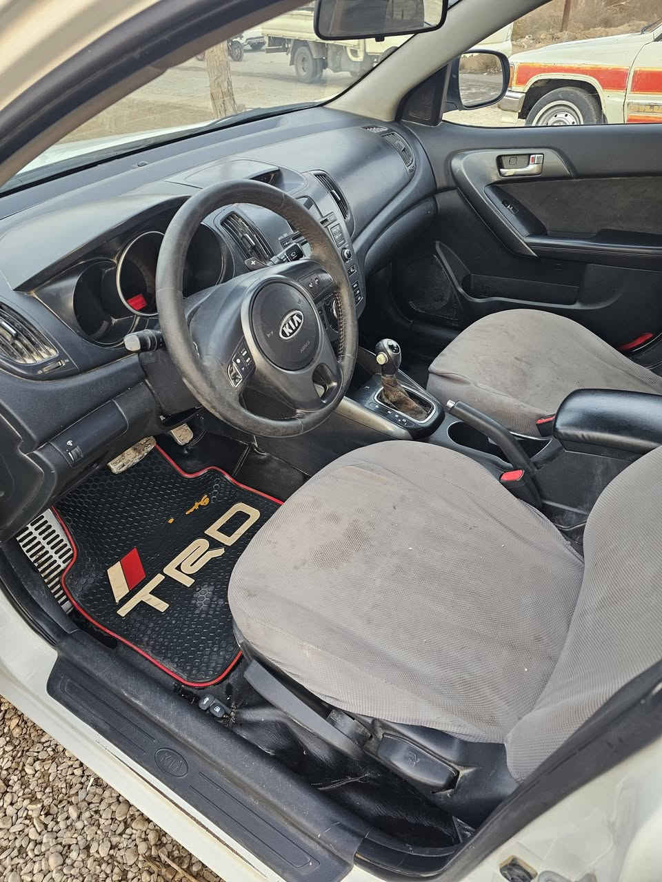 السلام عليكم سيراتو موديل 2012 رقم سليمانيه هزه و سنويه جديده بيها 3 قطع السعر 95 للتفاصيل ***********
