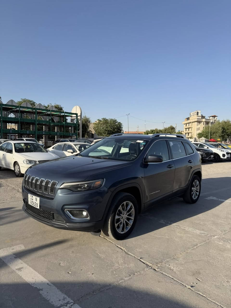 لبيع سيارة جيب شيروكي موديل 2019
محرك 2400 سي سي المرغوب
مكينه وجير وشاصي بحالة ممتازة
سيارة نظيفة جداً واستعمال شخصي
تبريد ممتاز 
داخلية مرتبة وخالية من الملاحظات
إطارات جديدة وبطارية ممتازة
السيارة جاهزة للفحص بالكامل

المواصفات:

* كاميرا خلفية
*كشن سايق كهرباء كامل 
* شاشة
*حساسات خلفيه 
* رادار خلفي توقف داتي رادار جانبي نقطه عمياء 
*اوتو ستوب مع زر اطفاء وتفعيل 
* تحكم سكان
* نظام ECO
* بصمة وتشغيل زر
* دفع أمامي)
الممشى: (٦٠ ميل
رقم بغداد هزه جديده سنويه بأسمي 
السعر: (١٤٣ قابل للتفاوض بالمعقول

للاستفسار الاتصال أو المراسلة على الرقم: (***********
