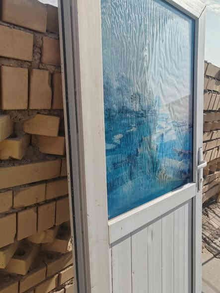 باب نوعيه بلاستك
عرض الباب 82
طول الباب 164
سعرها 50 الف
البصره قضاء المدينه 
***********
