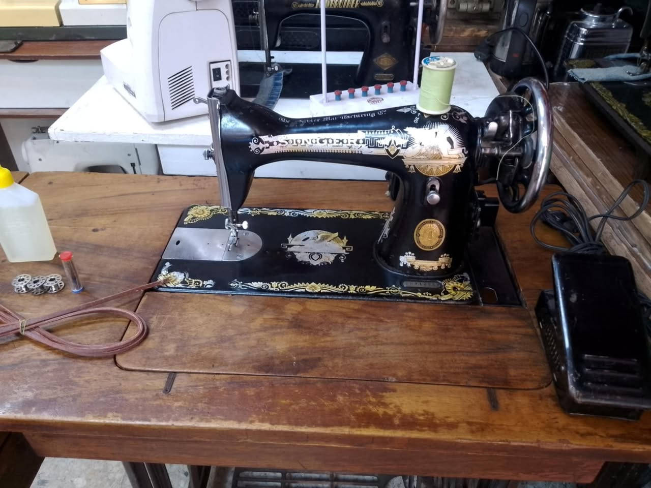 مكينه سنكر بريطاني اصلي مع ميزها اصلي من قديمات نظيفة كلش تشتغل على رجل وعلى كهرباء السعر 150 العنوان بغداد القاهرة متوفر توصيل كل محافظات العراق للحجز خاص


**إذا كنت صاحب هذا الإعلان وتريد حذفه لأي سبب، رجاءا أرسل رسالة إلى الدعم الفني**