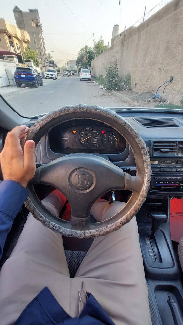 الي فلوسه على كده ويدور سياره اقتصاديه وعمليه جدا يتابع التفاصيل 🙏

السلام عليكم (( للبيع )) 

هوندا سيفك موديل 2000 نظيفه جدا وجاهزه محرك ١٦٠٠ وكير شادهن جديد مكفولات رقم انكليزي باسمي شرط التحويل سنوية وهزه جديده 

دواخلها جديده وغرفتها وكهربائياتها شركه سنترلوك وريمونت كهربائيات شغاله مابيها اي نقص 

السياره جانت على البلاد واني صبغتها على ايدي للجماليه فرن درجه اولى ... بسبب شخوط وجراد مكفوله من الضربه والخياس والكص 

تبريدها جان شغال والصونده طخت بالبلي مال باور وانشكت وطلع الغاز تشوفها بعينك تحتاج بس غاز وصونده 

السعر :- ٤٦ ورقة وبيها مجال للطيبين 
العنوان :- بغداد / قرب مرور الكاظميه 
الاتصال :- *********** علي 

وبالعافيه على صاحب النصيب مقدما سياره جدا نظيفه ومتعوب عليها ❤️
