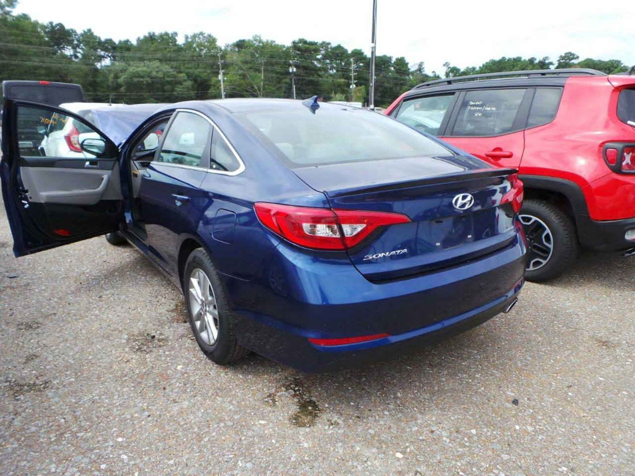 السلام عليكم سونتا ٢٠١٧ وارد امريكي سياره بيهه بنيد وجاملغ  ايمن بس بدون دواخل ولباقي ليبل واحد سياره جديده بمعنه الكلمه مكفوله من اي شي عده لذاكره بل منشور بسمي نكليزي بغداد السعر ١٢٠ بيهه مجال قليل هاتف *********** بغداد الحسينيه راشديه غير متواجد على الفيس
