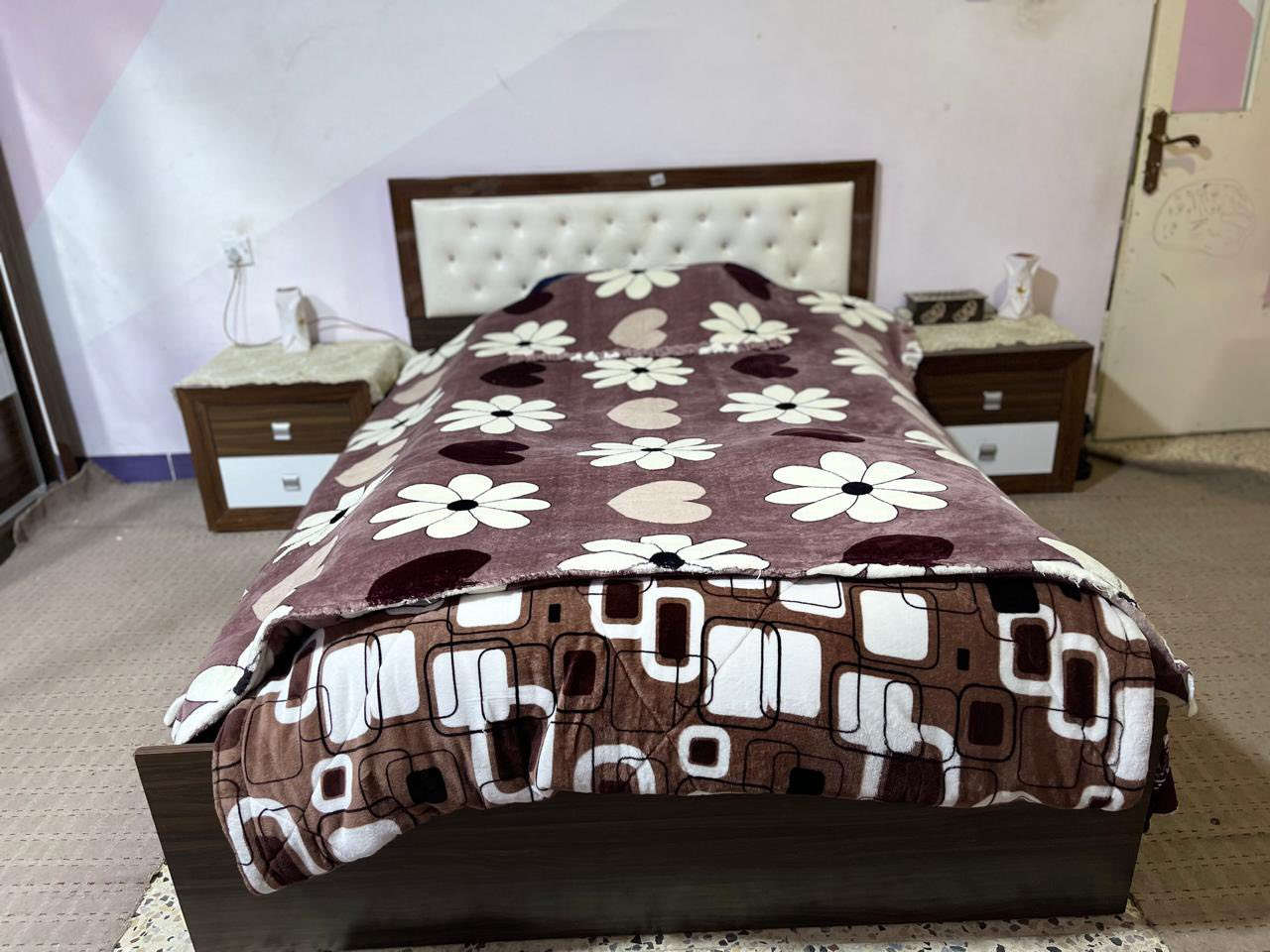 غرفه نوم تركي اصلي
ابواب سلايت تخت عراقي 
السعر 300 وبيها مجال 
للتواصل *********** او خاص
