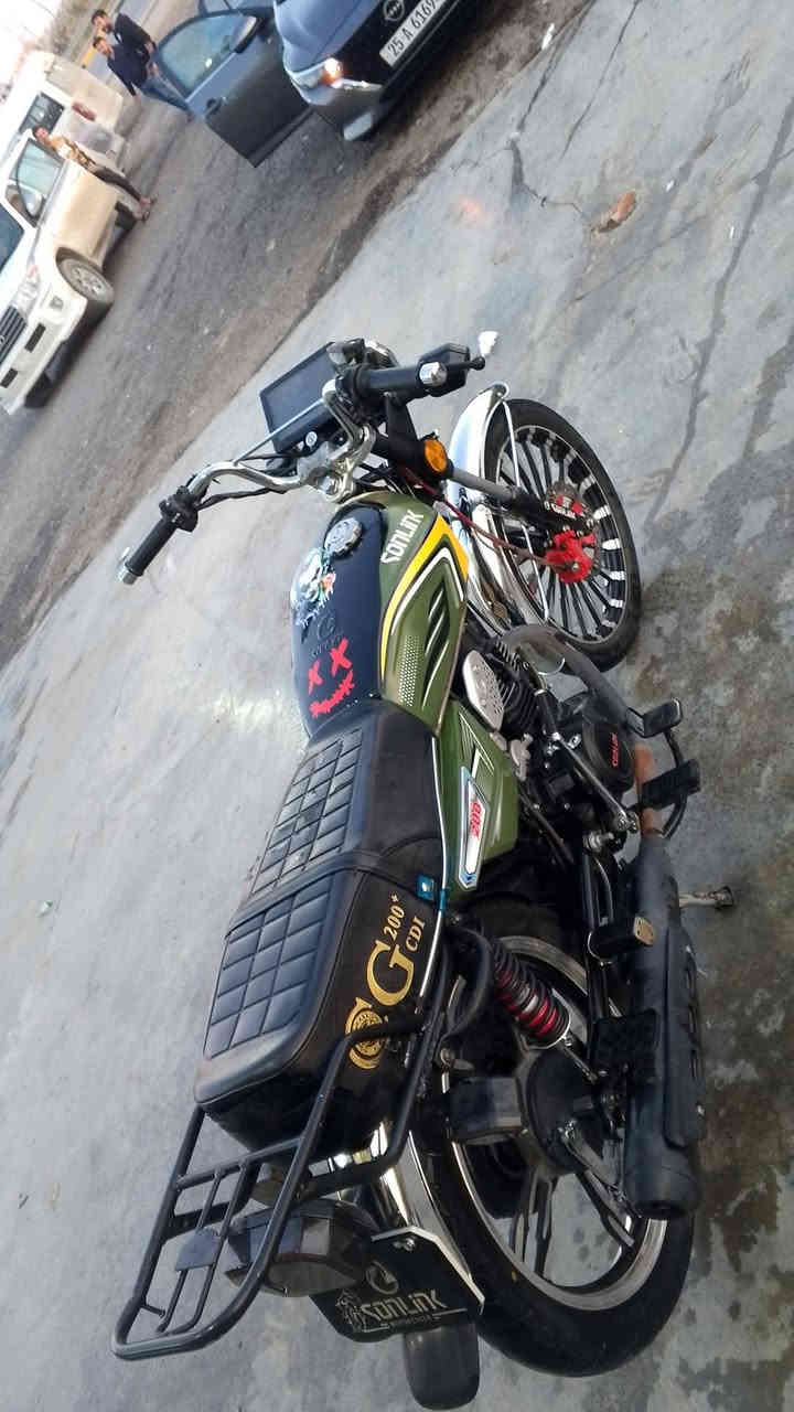 السلام عليكم دراجه سيفان موديل 25 دراجه ضاغطه وزنجيل كامله ما بيها اي نقص مكينه 200مكاني ديالى هبهب السعر 750 وبيها مجال بسيط
وهذه رقم  ***********👉
