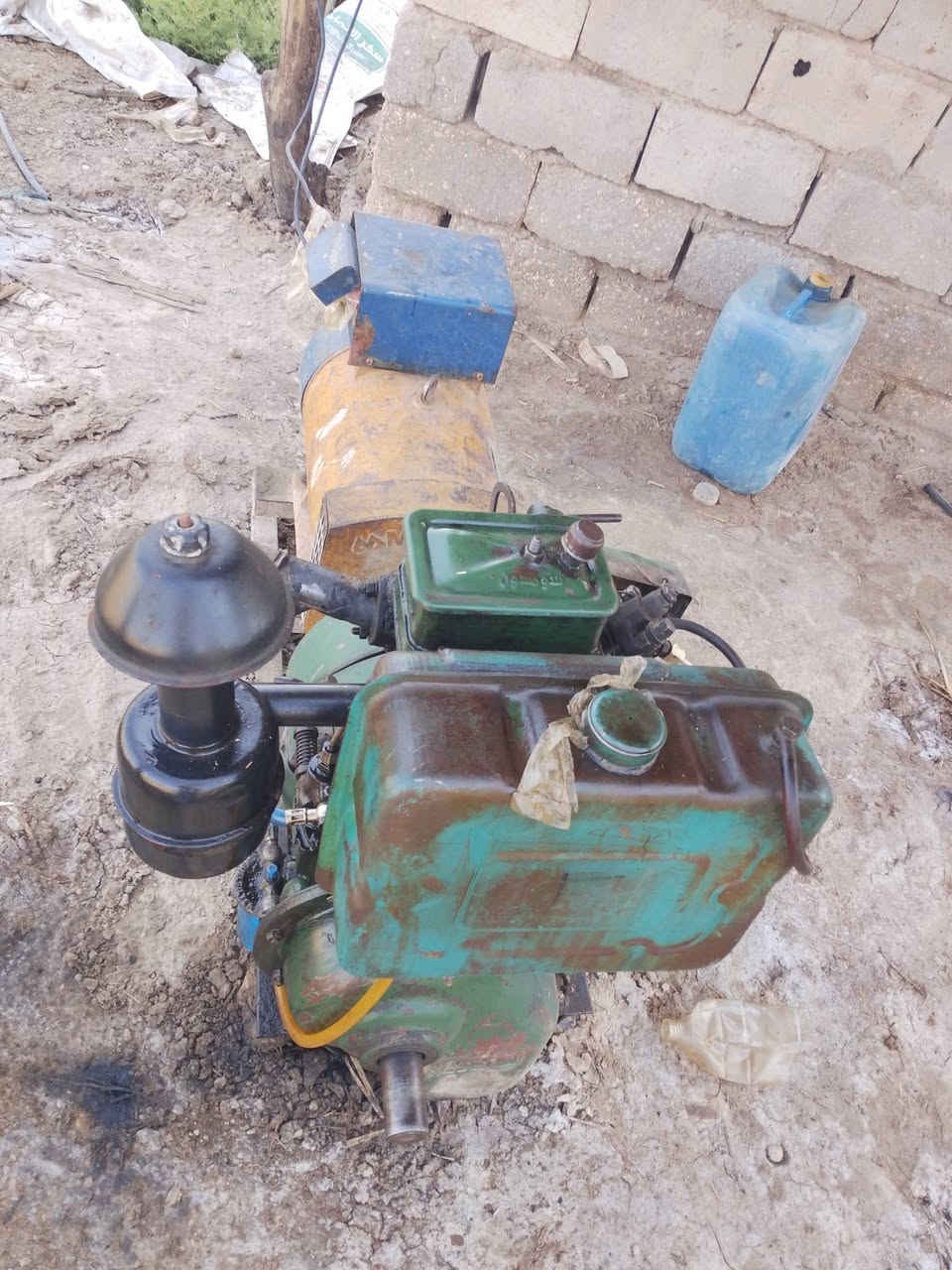 سلام عليكم عندي مولد هندي 10 حصان 7 وتص كيفي للبيع محرك بيه ظعف قليل بدون تنقيص ودرع شويه بيه ظرر ابيع هل الموجودة السعر 350 بيه مجال عنوان بابل الحمزه الغربي رقم ***********
