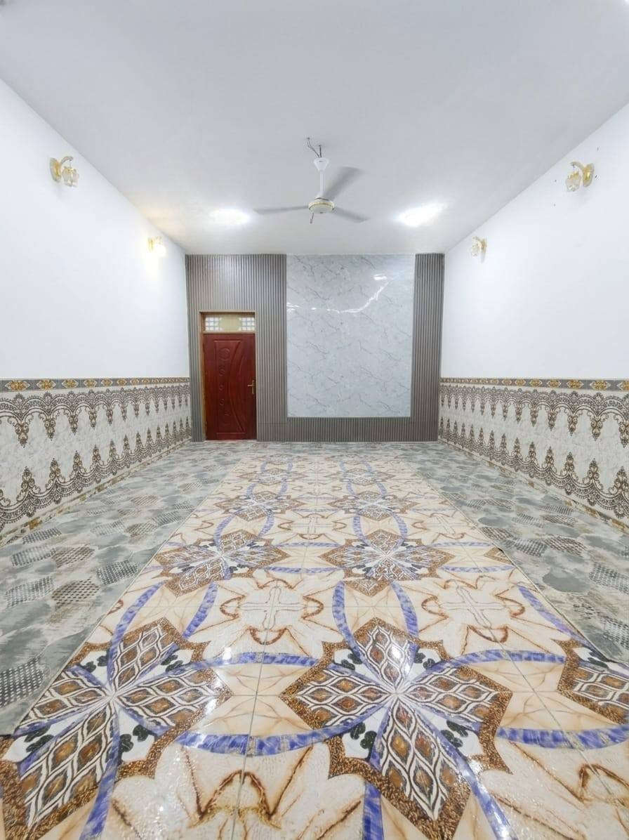(مكتب سید مجيد الداوودي للعقار))
بیت کونکریت مسلح المساحة ٢٠٠م 
طابقين المشتملات الطابق الأول غرفتین نوم وصالة ١٠ م استقبال ٥×٤,۸ م وصحیات داخلية وخارجية + منور.... الطابق الثاني صالة ١٠ م غرفتین نوم وغرفة ۸ م والثانية 4x٥ م الأرضية بورسلاين موصفات عالية جداً كراج سيارة العنوان... حي الزهراء مدرسة مسك السعر 160 مليون مع المجال للأستفسار الاتصال على مکتب سید مجيد الداوودي للعقار/***********
