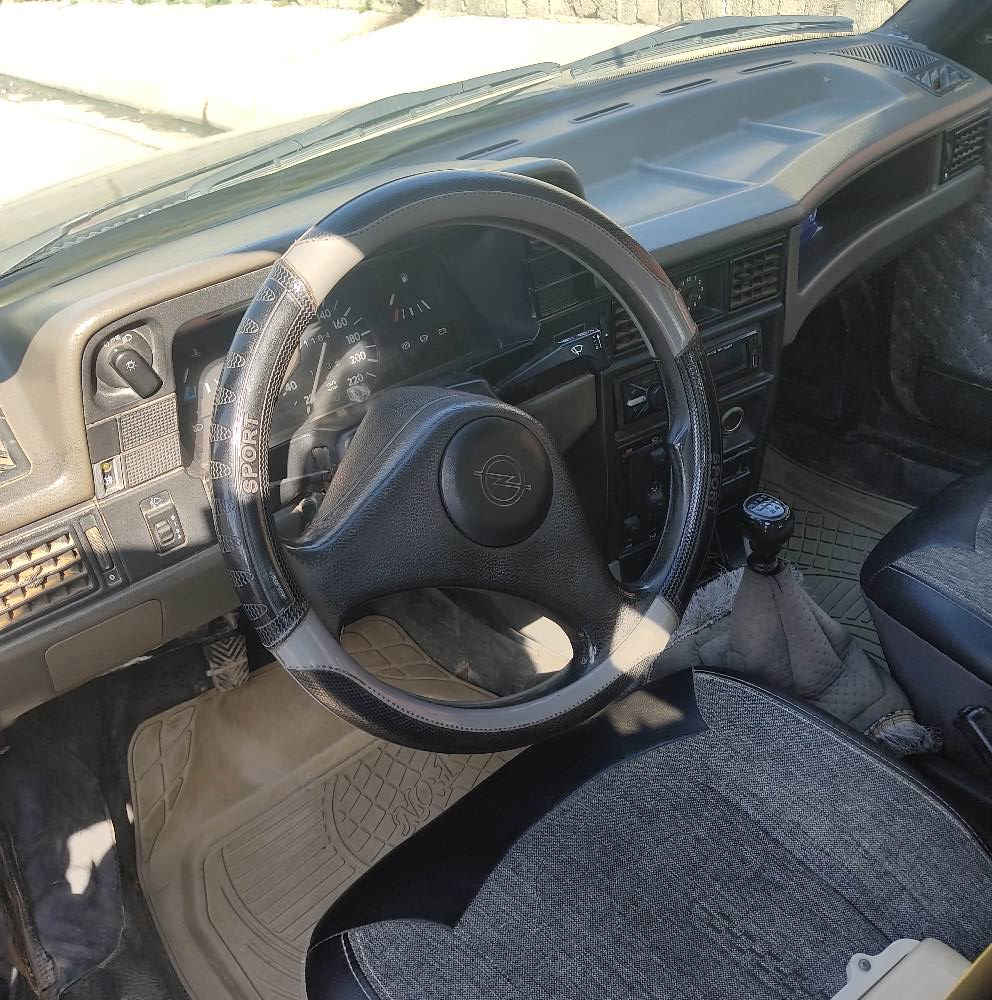 كاديت موديل 1991 حجم 18 كابون الكتروني رقم مسطرة انكليزي سنوية لحد 2031 هزة جديدة كهربائيات كلها شغالة محرك بي بخار قليل جدا سيارة ما يحتاجلها شي السعر 26 بي مجال للتواصل *********** سنجار, نينوى
