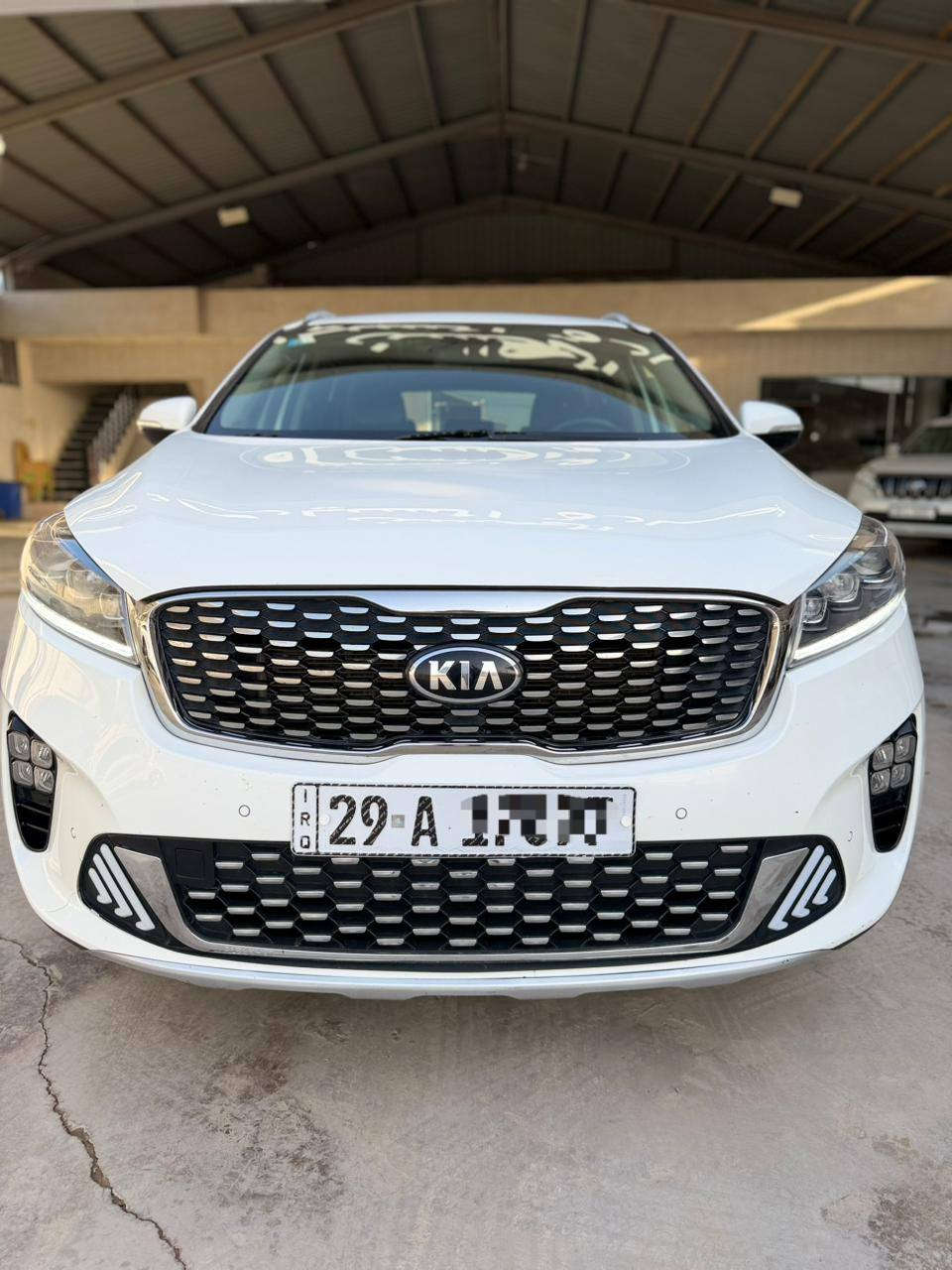 الحسن لتجاره السيارات
العنوان واسط الزبيديه 

كيا سورنتو 2020 خليجي 
رقم واسط بسمي 

محرك 6 سلندر 
كشنات كهرباء 
كشنات جلد 
جنطه كهرباء 
بردات خلفيه بصمه تشغيل 

ماشيه 100 

مكفوله السياره عدا شخط بسيط بلباب ولباقي مكفوله 

السعر 245$ وبيها مجال 

***********
