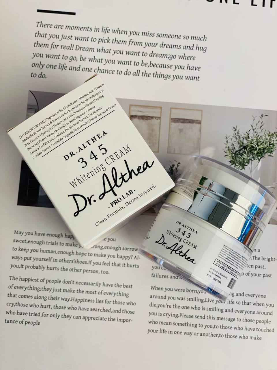 🌸 كريم Dr. Althea 345 Whitening

 💓 Cream هو كريم مرطب للوجه مصمم لتفتيح البشرة ومعالجة البقع الداكنة

💓 يحتوي على النياسيناميد ومستخلصات نباتية مثل مستخلص زهرة الكركديه والريسفيراترول لتقليل البقع وتوحيد لون البشرة، بالإضافة إلى حمض الهيالورونيك للترطيب🩵
الفوائد: يهدف إلى تفتيح البشرة، تقليل البقع الداكنة، وتوفير الترطيب. 
✔️ الاستخدام:
 يُوضع بكمية مناسبة على طول ملمس البشرة بالتساوي ويُربت عليه لامتصاص أفضل. 
 يتميز بتركيبة نظيفة 
مناسب لـ: يُعتبر مناسبًا للبشرة الحساسة والمعرضة للالتهابات
المنشأ كوريا الأصلي 🇰🇷 
توصيل لجميع المحافظات العراق بغداد, العراق


**إذا كنت صاحب هذا الإعلان وتريد حذفه لأي سبب، رجاءا أرسل رسالة إلى الدعم الفني**