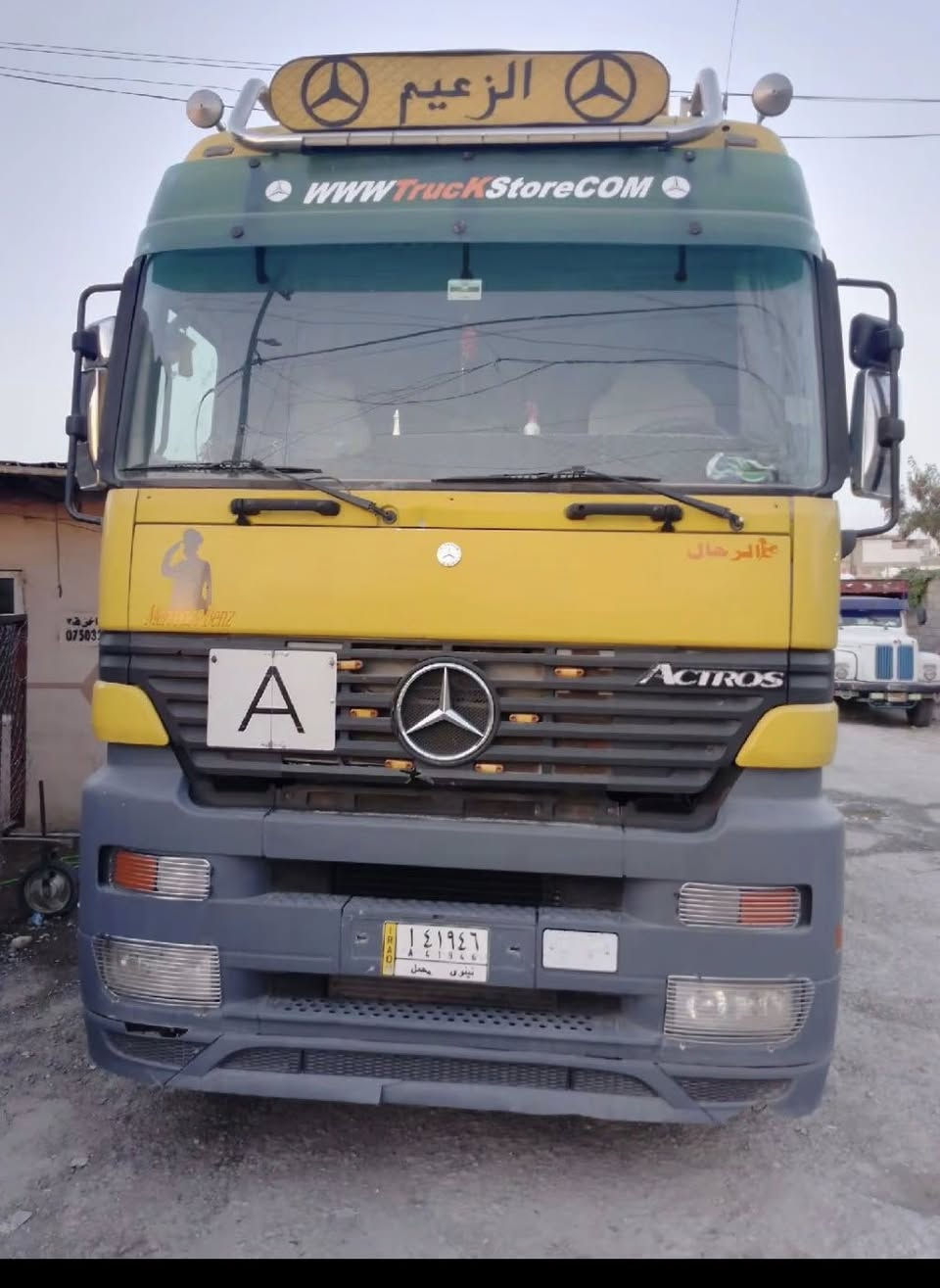 شمعة 2001  رقم نينوى بأسمي
مثبت بودي(فلات ذات جوانب متحركة)

حجم 1848 محرك V8  محور طويل  

وضع شركة السيارة جديدة معنى الكلام

عربانة فصال محلي 4 محاور شاصي حدادي 16

طخم تايرات راس وعربانة جاهزة للعمل 

السعر كاملة 360  بس راس 250 

مكانها الموصل 

***********
