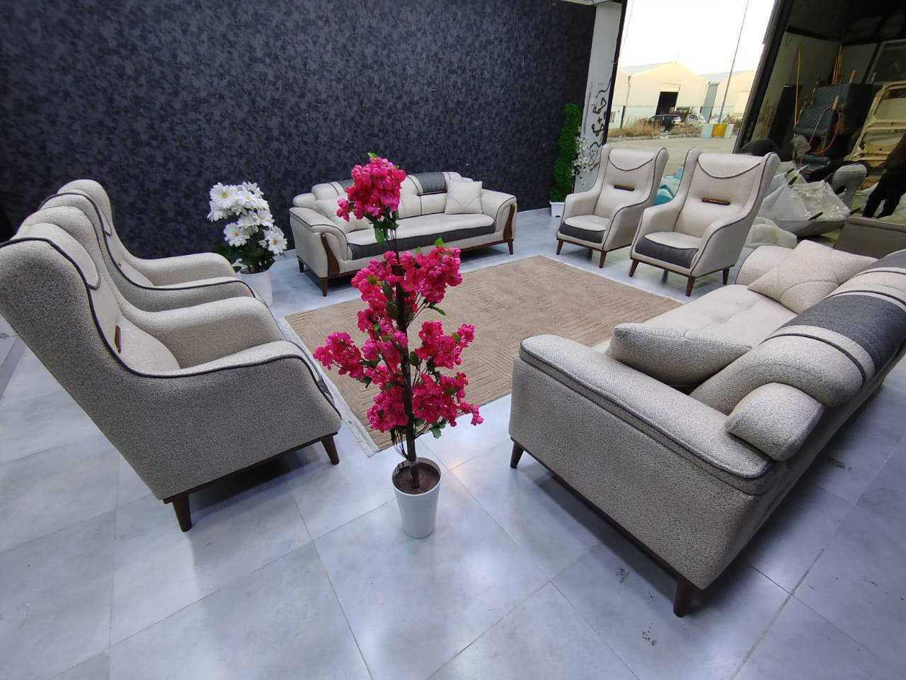 🔥 موديل الصدف  لون أوف وايت فخم
من معرض ستايل داري للأثاث
🎨 ألوان متعددة حسب ذوقك
✅ ضمان كامل
🔍 فحص قبل الدفع
🚚 توصيل مجاني لكل المحافظات
📩 للحجز والاستفسار:
📞 ***********
