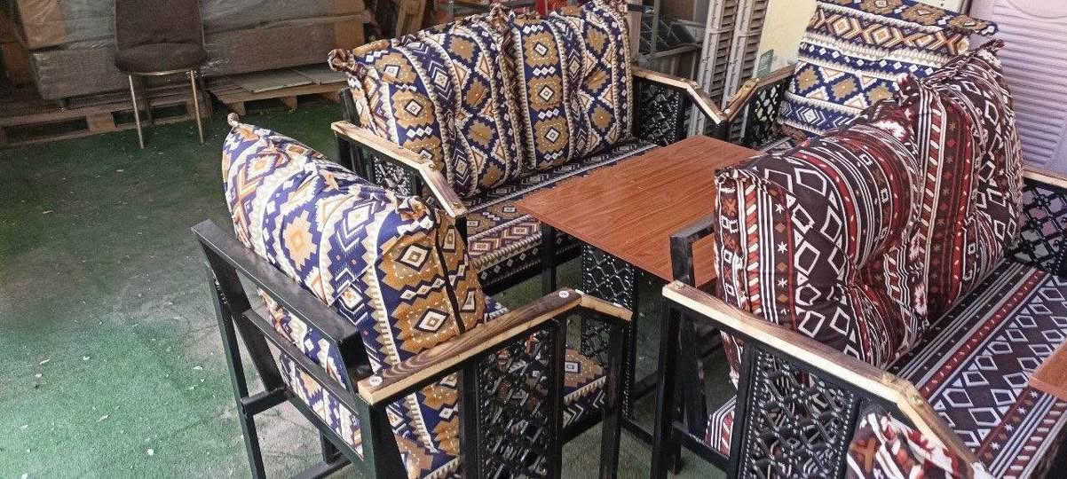 تخم 4 مقاعد 
مع الطبله الوسطيه 
تفصال حسب الطلب 
المقعد حديد 
السعر 375 الف بغداد, العراق


**إذا كنت صاحب هذا الإعلان وتريد حذفه لأي سبب، رجاءا أرسل رسالة إلى الدعم الفني**