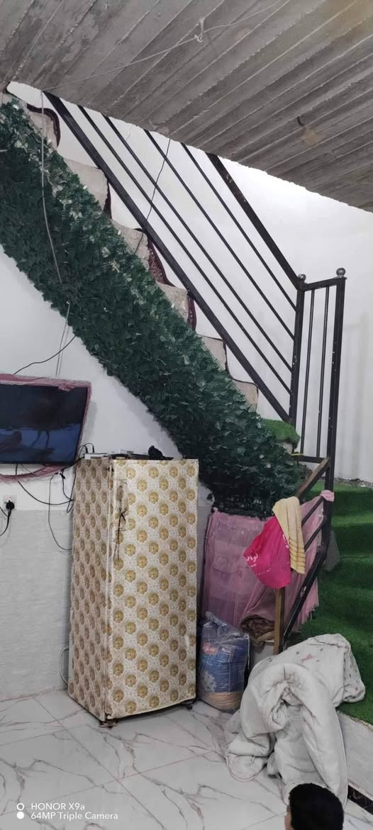 البيت جديد
أساس تجعيب اوصبه

بنيان بلوك سكف صب 

تخاريج جوه فوك 

ستقبال 

صاله 

مطبخ حار 

غرفتين فوك تخاريج 

السكف الثاني صب 

تشاريف طابوق 

ارضيه بورسلين 

جدار سيراميك
***********
واتساب فقط
