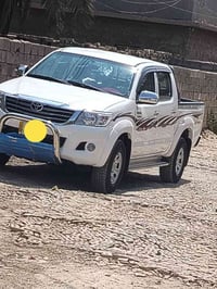 تويوتا هايلوكس • ٢٠١٤ • بدون ضمان